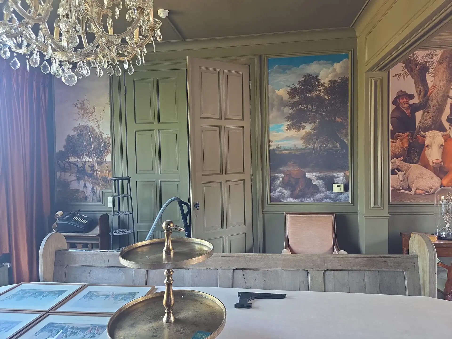 The Cleyhem House - de salon